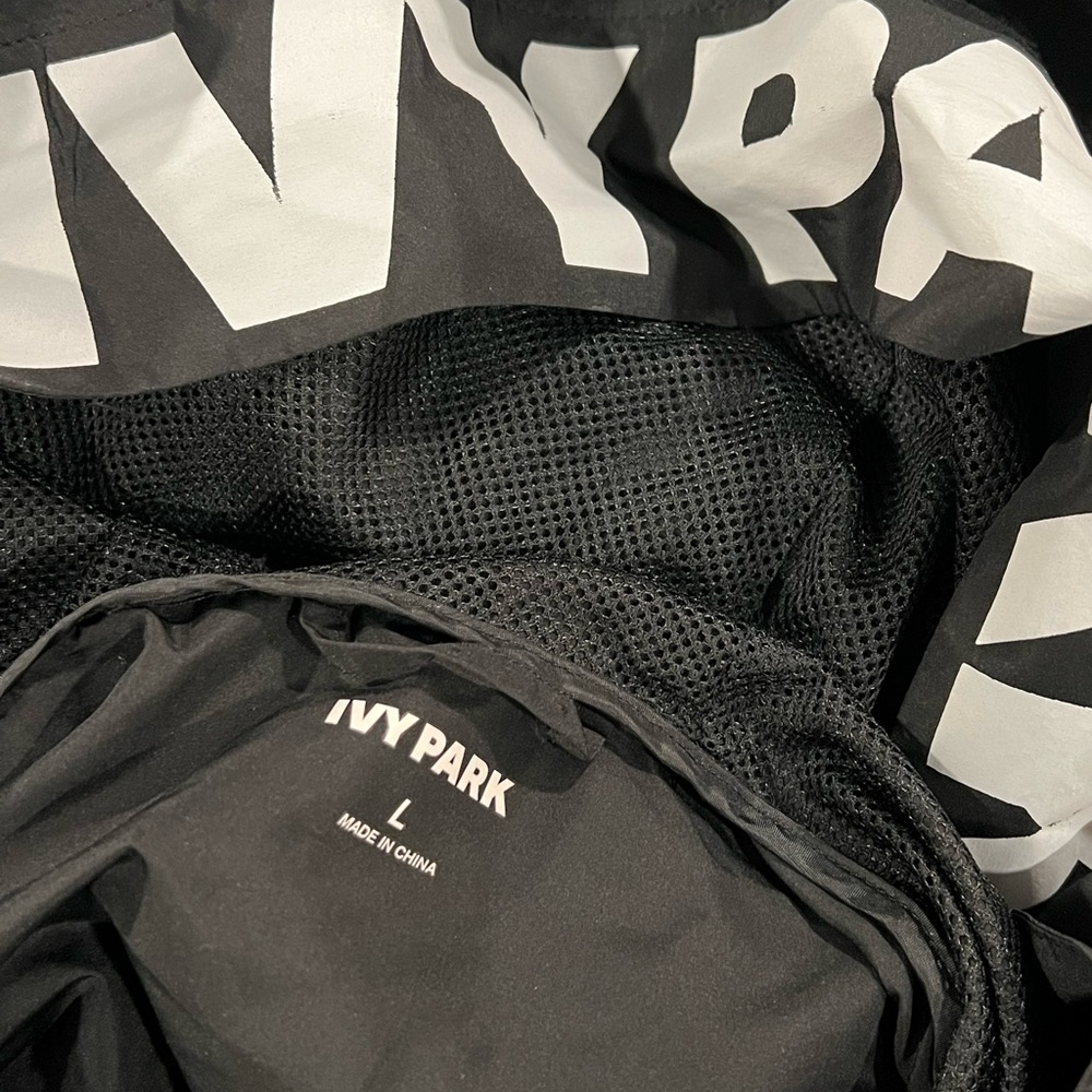 Ivy park.IVY PARK windbreaker. Black.  (Great for Spring and evening in Summer).